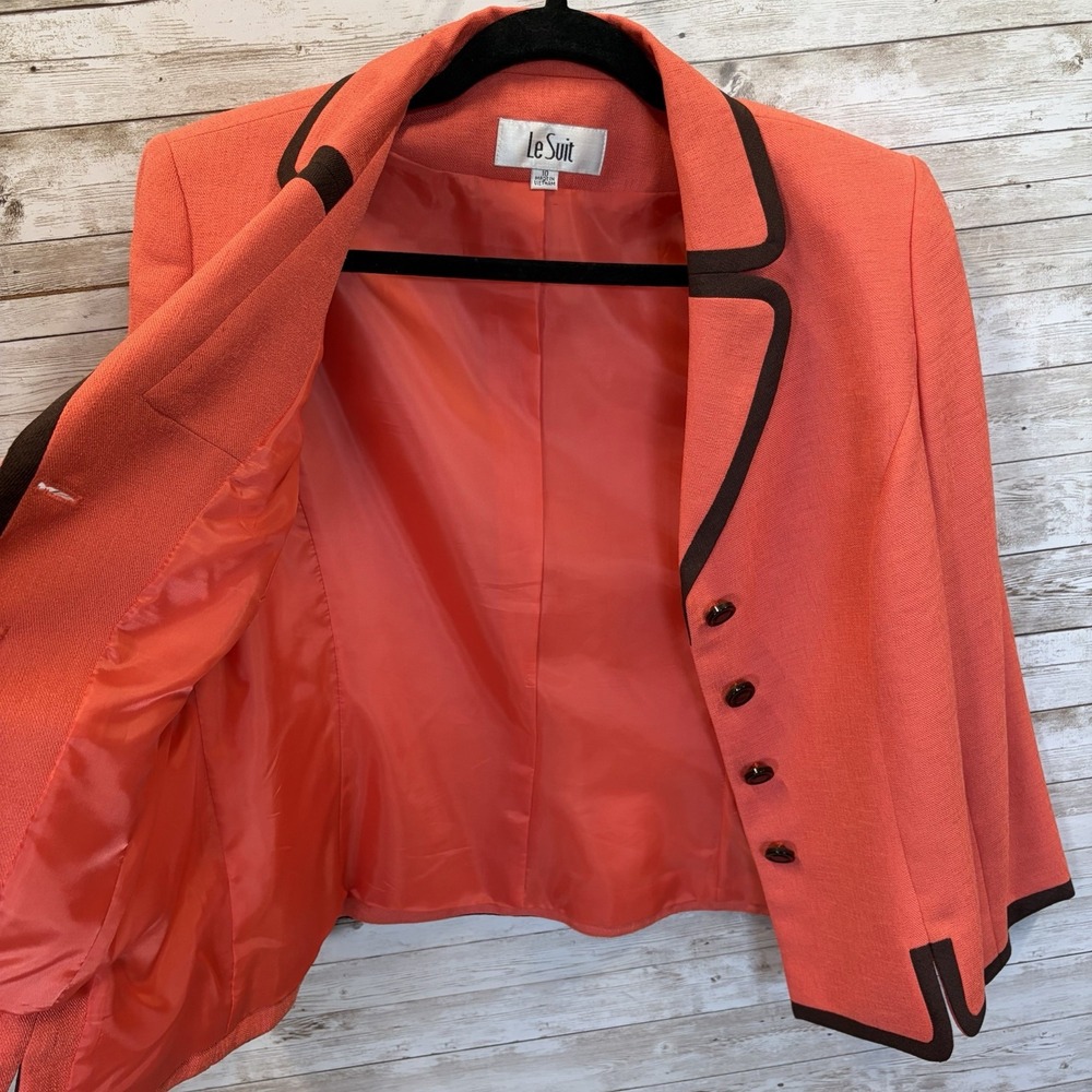 Vtg Le Suit Women 10 Skirt Suit Blazer Coral/Brown 2 Piece Tailored Equestrian - Picture 2 of 14